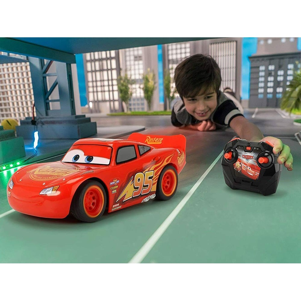 masina-dickie-toys-cars-3-turbo-racer-lightning-mcqueen-cu-telecomanda-4